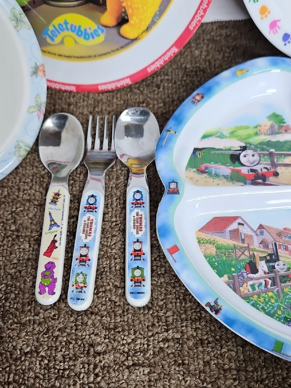 Vintage Kids Plates 8pc Lot Thomas Tank Looney Tunes Peter Rabbit Barney 90s